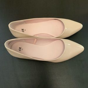 H&M Women’s Tan Flats